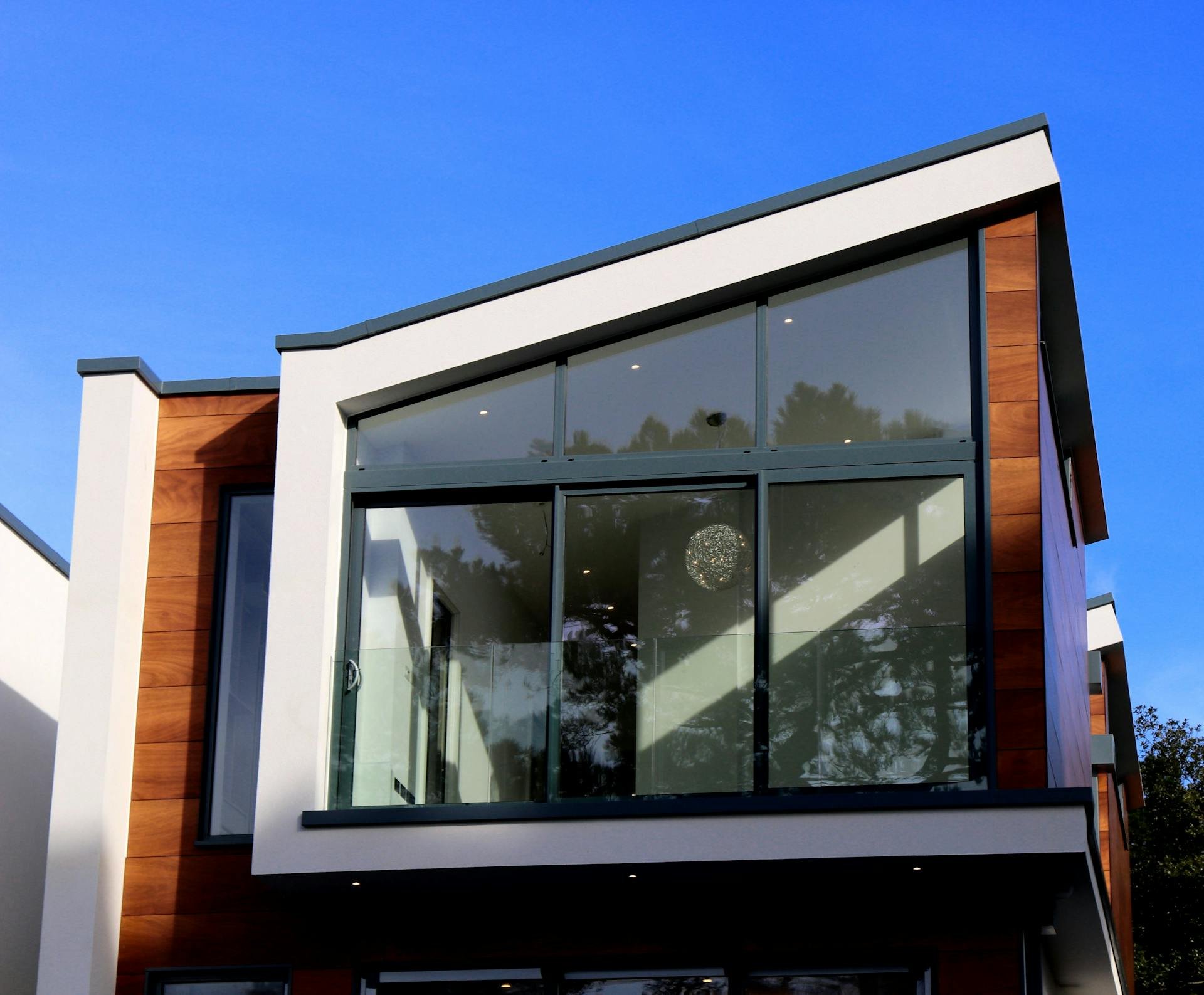 How to Design an Indoor Atrium with a Glass Roof for Year-Round ...